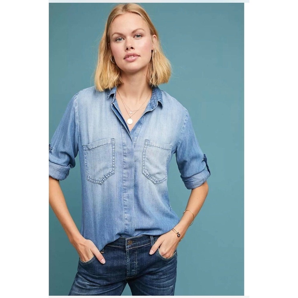 Anthropologie Cloth & Stone Button Down Shirt Blue Light Wash Split Back Size M